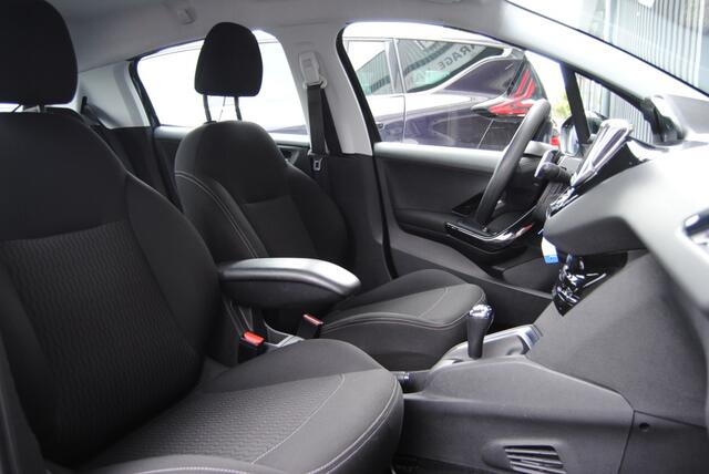 Peugeot 208 1.2 PureTech Active || Apple Carplay!