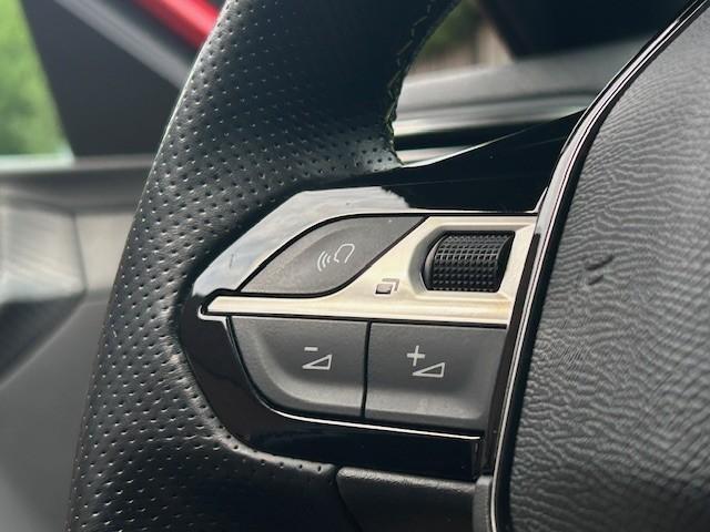 Peugeot 208 1.2 PureTech GT l Airco l Apple Carplay l Adaptieve Cruise