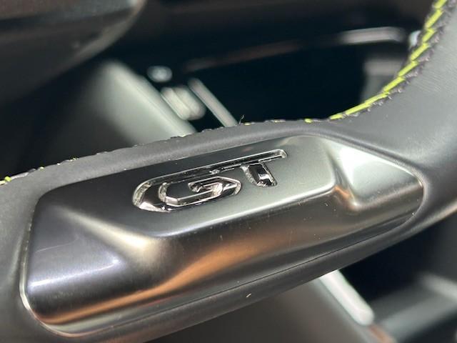 Peugeot 208 1.2 PureTech GT l Airco l Apple Carplay l Adaptieve Cruise