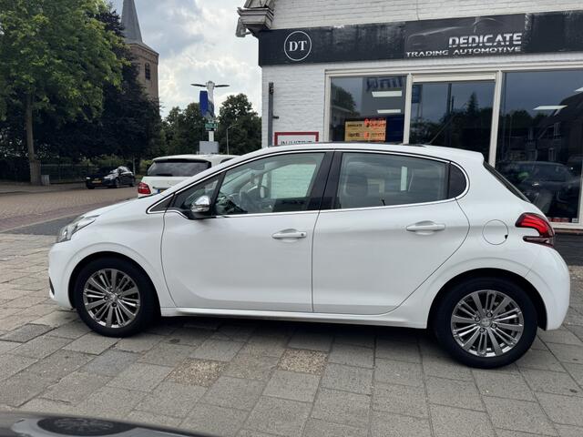 Peugeot 208 1.2 PT BlueL Premium*Pano*Camera*Navi