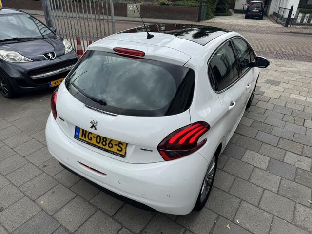 Peugeot 208 1.2 PT BlueL Premium*Pano*Camera*Navi