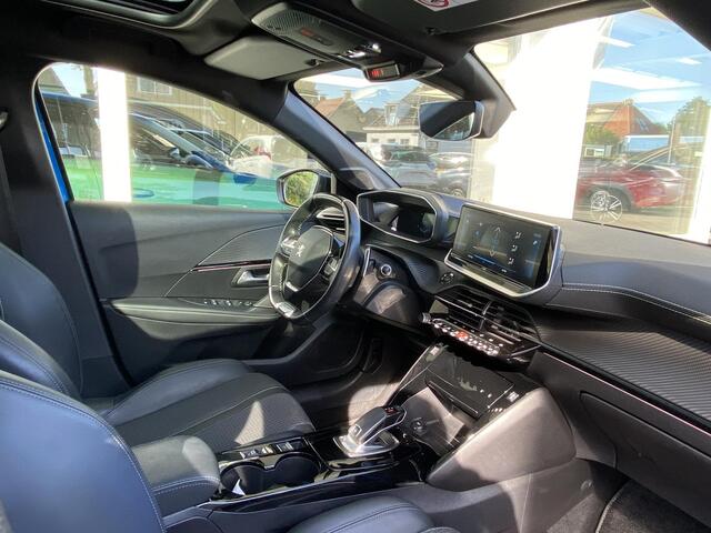 Peugeot 208 1.2T Automaat GT-Line | Panoramadak | Adaptieve Cruise | Achteruitrijcamera | Navi | Keyless | Full LED | Dealeronderhouden | Zeer nette auto!