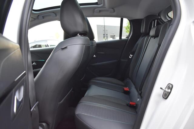 Peugeot 208 1.2 PureTech 100 PK Allure | Trekhaak | Carplay | Panodak | Incl. garantie