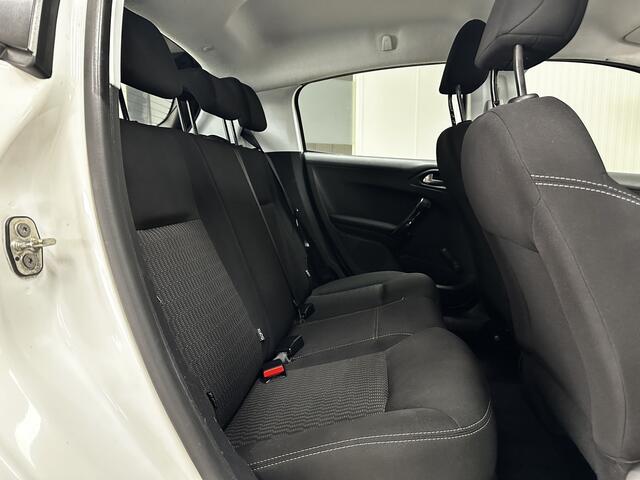 Peugeot 208 1.2 PureTech Blue Lion/ LED Dagrijverl./ DAB+/ Apple+Android/ Airco/ Navi/ Cruise/ Bluetooth/ Multi.Stuur/ Elek.Pakket/ Isofix/ PDC Achter.