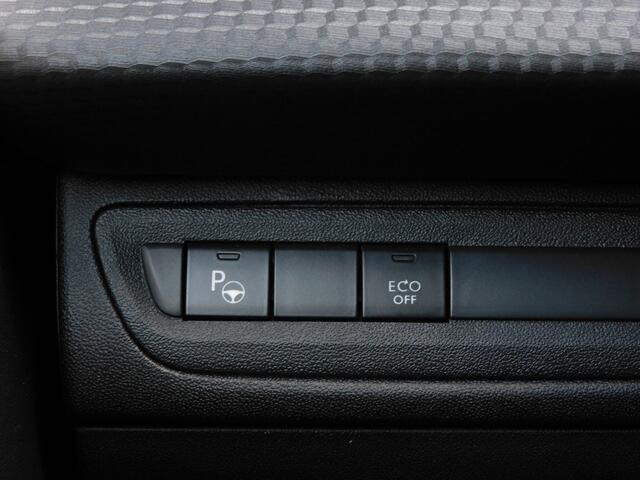 Peugeot 208 1.2 PureTech GT-Line FULLMAP NAVI! ACHTERUITRIJCAM! PANODAK! CLIMA! TREKHAAK! LM VELGEN!