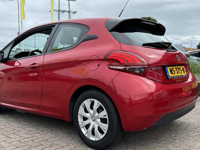 Peugeot 208 1.2 PureTech Active Lage km stand! incl. nw distributie! | Cruise | Airco | keurig nette auto!