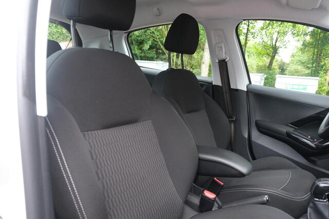 Peugeot 208 1.2 PureTech 82pk Blue Lion | Navi | App Connect | Airco | Cruise | PDC