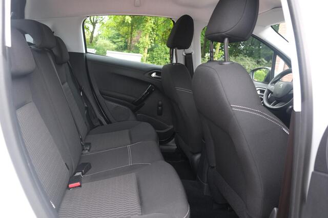 Peugeot 208 1.2 PureTech 82pk Blue Lion | Navi | App Connect | Airco | Cruise | PDC