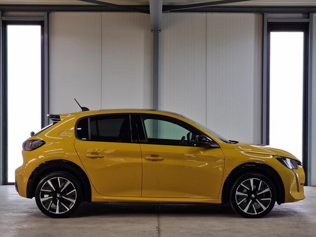 Peugeot 208 1.2 PureTech GT 130 pk Aut. | Navi | Camera | Pano |