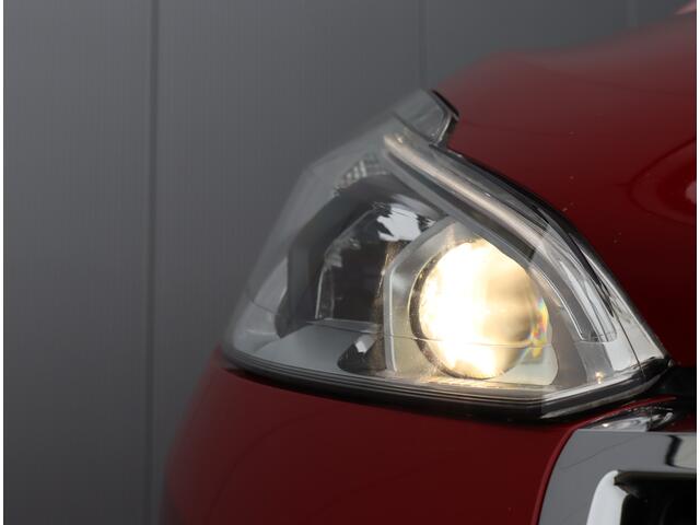 Peugeot 208 1.2 PureTech Allure | BOVAG-garantie | Panoramadak | Navigatie |