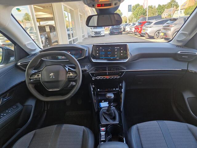 Peugeot 208 1.2 PureTech 100 Allure | Climate & Cruise Control | Achteruitrijd Camera | Apple Carplay/Android Auto | Stoelverwarming |