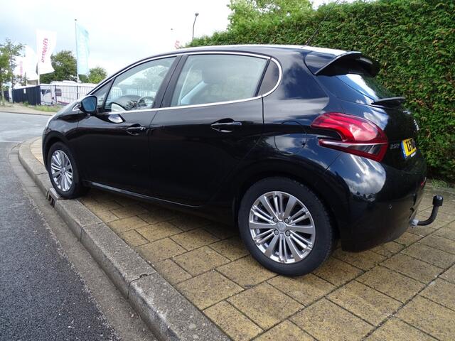 Peugeot 208 1.2 PT ALLURE 131 Pk-Navi-Clima-Cruise-Pdc-Blth-