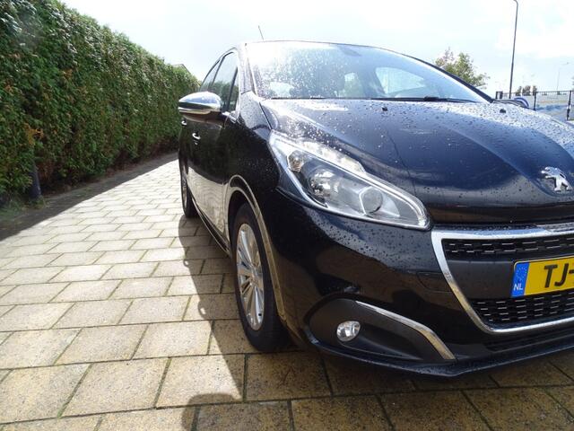 Peugeot 208 1.2 PT ALLURE 131 Pk-Navi-Clima-Cruise-Pdc-Blth-