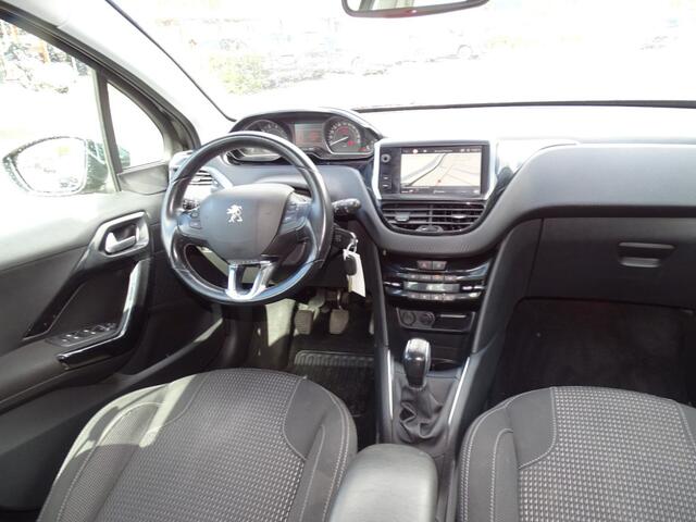 Peugeot 208 1.2 PT ALLURE 131 Pk-Navi-Clima-Cruise-Pdc-Blth-