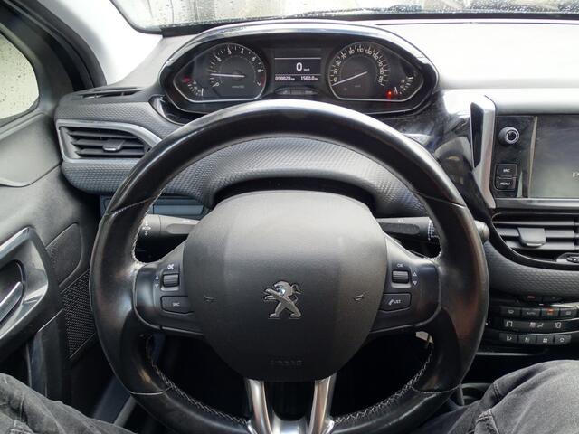 Peugeot 208 1.2 PT ALLURE 131 Pk-Navi-Clima-Cruise-Pdc-Blth-