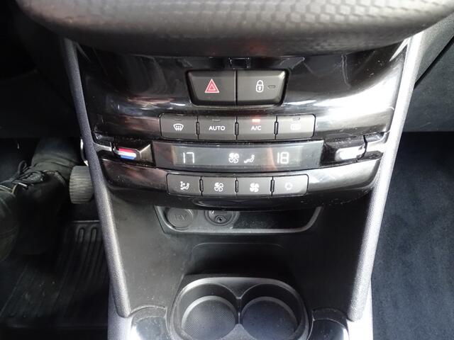 Peugeot 208 1.2 PT ALLURE 131 Pk-Navi-Clima-Cruise-Pdc-Blth-
