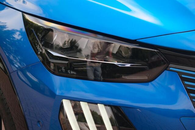 Peugeot 208 1.2 Hybrid 145pk e-DCS6 GT | Navi | App Connect | Climate | Adaptive Cruise | Keyless | Camera | Blind Spot | PDC