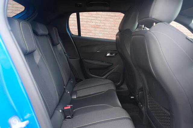 Peugeot 208 1.2 Hybrid 145pk e-DCS6 GT | Navi | App Connect | Climate | Adaptive Cruise | Keyless | Camera | Blind Spot | PDC