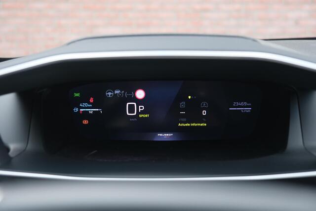 Peugeot 208 1.2 Hybrid 145pk e-DCS6 GT | Navi | App Connect | Climate | Adaptive Cruise | Keyless | Camera | Blind Spot | PDC