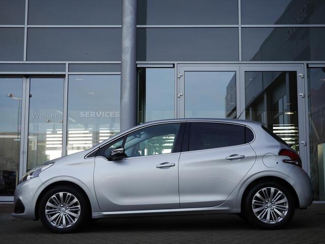 Peugeot 208 1.2 PureTech Allure | 110PK | Navigatie | Climate control | Lichtmetalen velgen | Cruise control | Trekhaak | Elektrische ramen | Extra getint glas