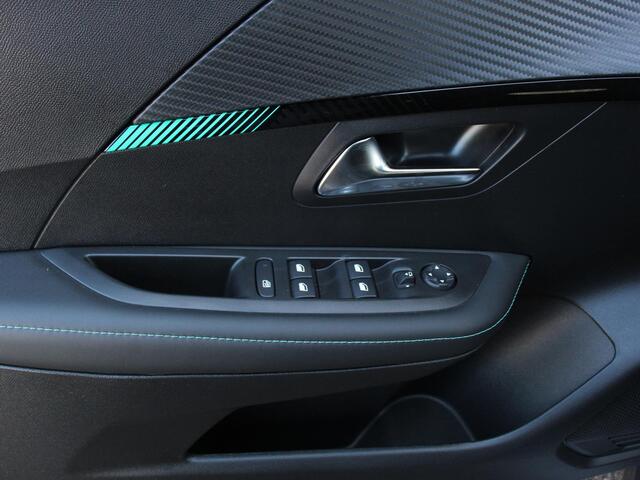 Peugeot 208 1.2 PureTech Allure Pack Achteruitrij camera Climate control LED Adaptieve cruise control Parkeersensor achter Verwarmde voorstoelen