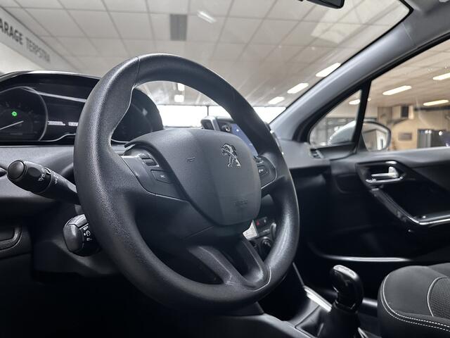 Peugeot 208 1.2 PureTech Blue Lion/ LED Dagrijverl/ Apple+Android/ DAB+/ Airco/ Navi/ Cruise/ Bluetooth/ Multi.Stuur/ Elek.Pakket/ Isofix/ PDC Achter.
