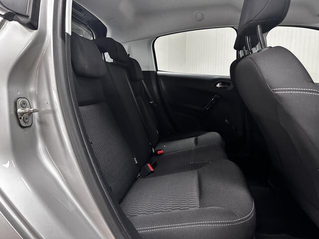 Peugeot 208 1.2 PureTech Blue Lion/ LED Dagrijverl/ Apple+Android/ DAB+/ Airco/ Navi/ Cruise/ Bluetooth/ Multi.Stuur/ Elek.Pakket/ Isofix/ PDC Achter.