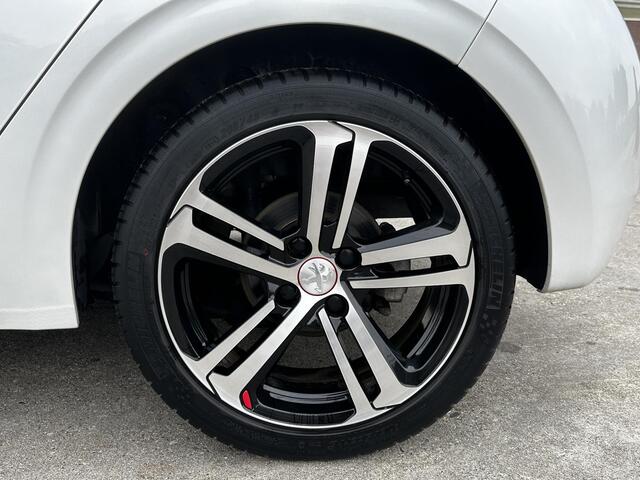 Peugeot 208 1.2 PureTech GT-Line | 110 PK | CARPLAY | CAMERA | LEER | NAVIGATIE | NL-AUTO | CRUISE
