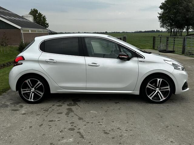 Peugeot 208 1.2 PureTech GT-Line | 110 PK | CARPLAY | CAMERA | LEER | NAVIGATIE | NL-AUTO | CRUISE