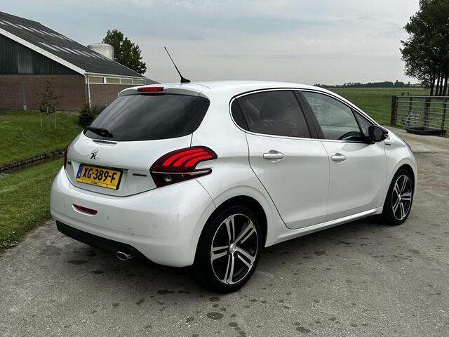 Peugeot 208 1.2 PureTech GT-Line | 110 PK | CARPLAY | CAMERA | LEER | NAVIGATIE | NL-AUTO | CRUISE