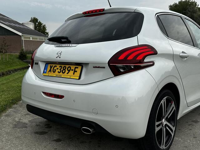 Peugeot 208 1.2 PureTech GT-Line | 110 PK | CARPLAY | CAMERA | LEER | NAVIGATIE | NL-AUTO | CRUISE
