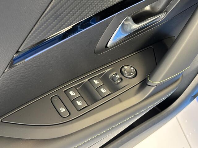 Peugeot 208 1.2 Hybrid 110 e-DCS6 GT