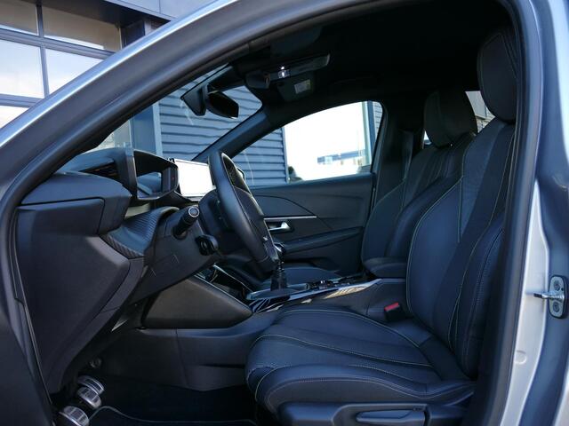 Peugeot 208 1.2 PureTech 100 GT | Navigatie | Climate Control | Camera | Full LED | 17'' LM Velgen | Keyless Entry & Start