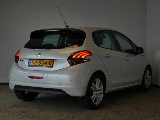Peugeot 208 1.2 PureT. Signature Nwe APK