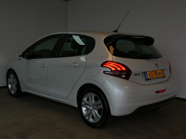 Peugeot 208 1.2 PureT. Signature Nwe APK