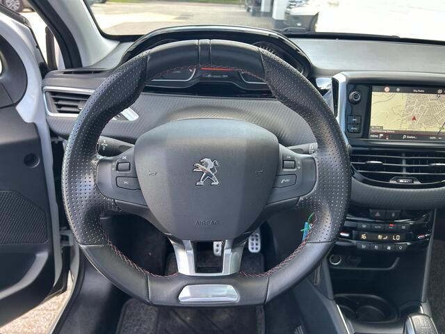 Peugeot 208 1.2 Turbo 110PK GT-line | Navigatie | 17 inch Lichtmetalen Velgen | Trekhaak 1150 KG | Climate Control | Parkeercamera en Sensoren | Panorama dak | Cruise Control | Mistlampen | LED Verlichting | Speciale Lak | Half Lederen Sportstoelen |