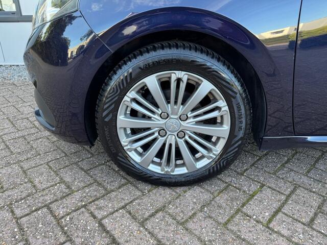 Peugeot 208 1.2PureTech Allure, Navi, Climatcntrl, Cruisecntrl, LM-velgen, TOPSTAAT!