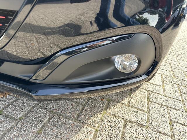 Peugeot 208 1.2 Turbo 110 PK GT-line | Navigatie | 17 inch Lichtmetalen Velgen | Trekhaak 1150 KG | Climate Control | Sensoren | Cruise Control | Mistlampen | LED Verlichting | Half Lederen Sportstoelen |