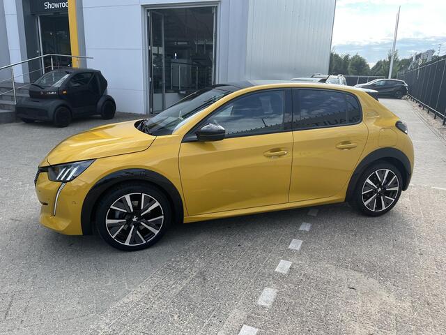 Peugeot 208 1.2 PureTech GT-Line / CAMERA / PARKEERSENSOREN / NAVIGATIE / PANORAMADAK /