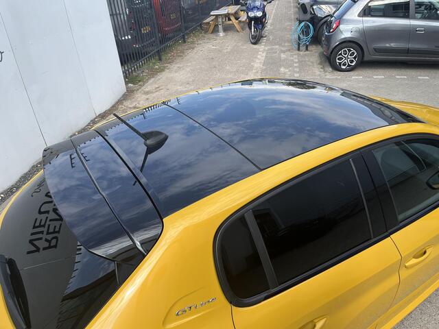 Peugeot 208 1.2 PureTech GT-Line / CAMERA / PARKEERSENSOREN / NAVIGATIE / PANORAMADAK /
