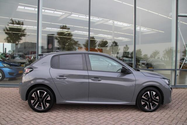 Peugeot 208 1.2 PureTech 100pk Allure Airco Navi Camera Carplay 13.555km Nieuwstaat!
