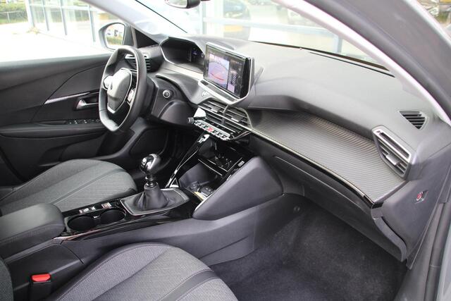 Peugeot 208 1.2 PureTech 100pk Allure Airco Navi Camera Carplay 13.555km Nieuwstaat!