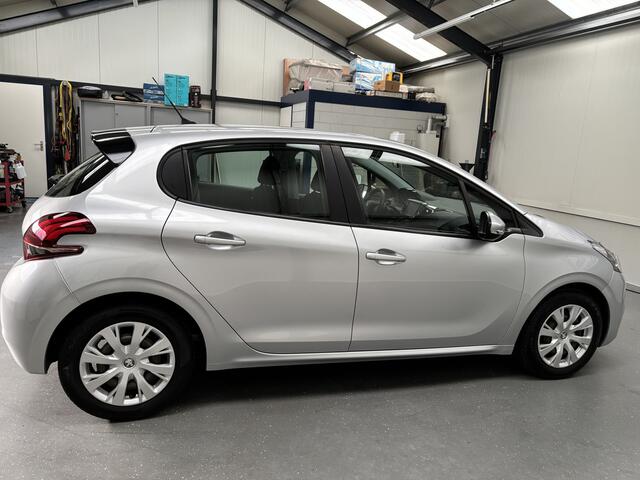 Peugeot 208 1.2 PureTech Blue Lease Nette auto!! | Airco | Cruise control | Navigatiesysteem full map