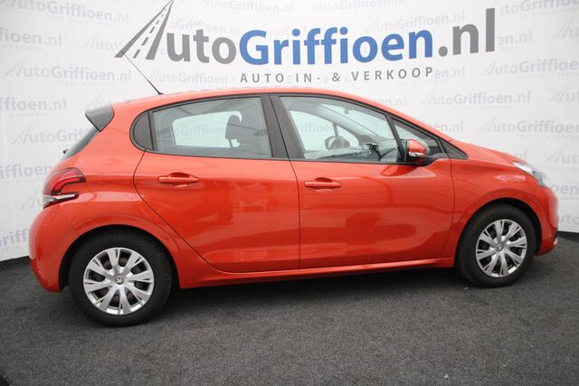 Peugeot 208 1.2 PureTech Blue Lion nette 5-deurs met trekhaak 1e eigenaar