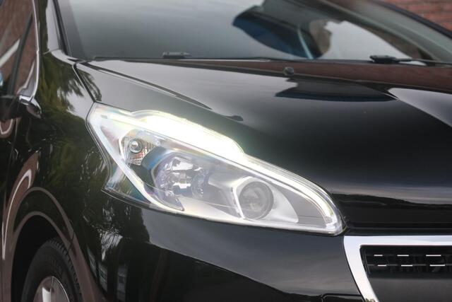Peugeot 208 1.2 Turbo 110pk 5-drs Allure | Navi | App Connect | Climate | Cruise | Panoramadak | Camera | PDC