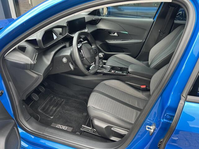 Peugeot 208 1.2 Turbo 100 PK Allure Pack | Navigatie | Camera | Parkeersensoren | LED Verlichting | Digitaal dashboard | 16" Lichtmetalen Velgen | Climate Control | Cruise Control | Half Lederen Bekleding | Keyless Start |