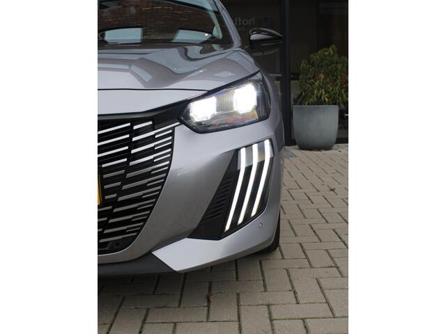 Peugeot 208 1.2 PureTech 100 Allure Navigatie, Camera Voor & Achter, Parkeersensoren, Apple Carplay, Android Auto