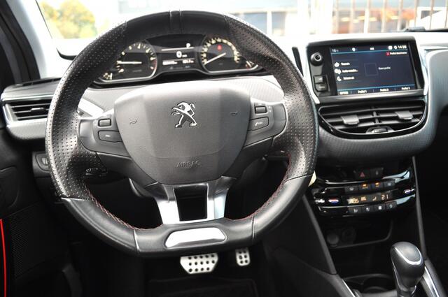 Peugeot 208 1.2 GT Aut. Nav pdc v+a Pano