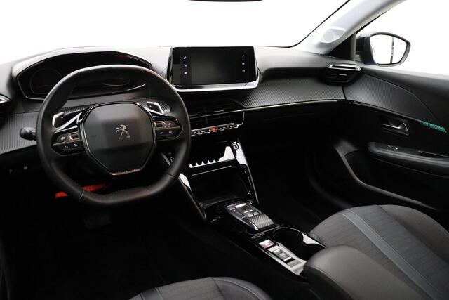 Peugeot 208 1.2T PureTech 100pk automaat Allure | Apple Carplay/Android Auto | Camera | Cruise Control | Airco | Navigatie | Licht metalen velgen | Voorraad | 1e eigenaar | Dealer onderhouden