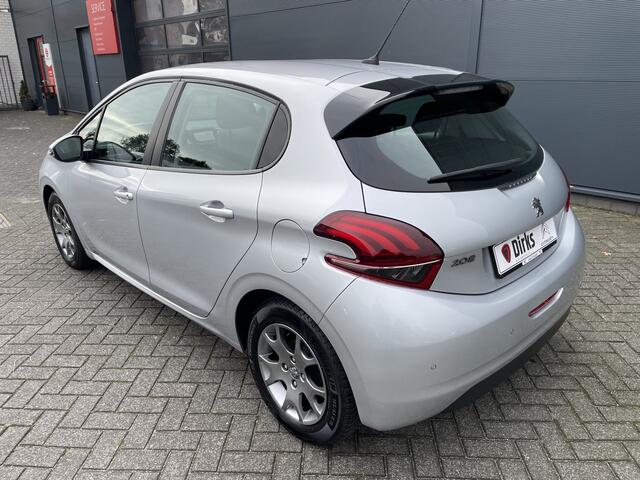 Peugeot 208 82pk Blue Lion (Airco - Navigatie - Apple Carplay - Parkeersensoren - Lichtmetalen velgen)